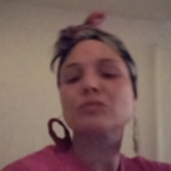 Red and black patterened earrings - Picture 2 of 4